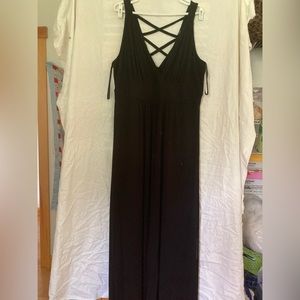 2x black jersey maxi dress.